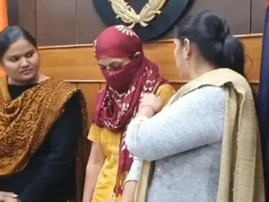 اعترافات صادمة لامرأة في شمال الهند بقتل طفلة وابنة أختها سابقاً بدافع الغيرة اعترافات صادمة لامرأة في شمال الهند بقتل طفلة وابنة أختها سابقاً بدافع الغيرة