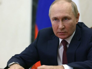 موسكو تتهم كييف بشن هجوم جوي على مقر بوتين وأوكرانيا تنفي موسكو تتهم كييف بشن هجوم جوي على مقر بوتين وأوكرانيا تنفي