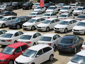 تعهدات “مدى الحياة” تشعل الجدل حول مبيعات السيارات الجديدة في الجزائر تعهدات “مدى الحياة” تشعل الجدل حول مبيعات السيارات الجديدة في الجزائر