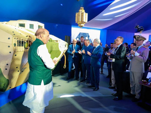 تسليم أولى مدرعات WhAP 8×8 للجيش المغربي يعزز الشراكة الدفاعية بين الرباط ونيودلهي تسليم أولى مدرعات WhAP 8×8 للجيش المغربي يعزز الشراكة الدفاعية بين الرباط ونيودلهي