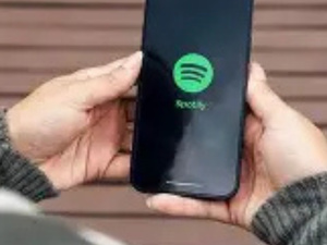 Spotify تُغلق حسابات نشطاء وتسترجع 86 مليون ملف موسيقي