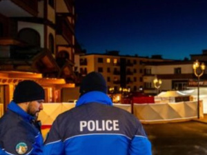 حريق ضخم في منتجع كرانس مونتانا السويسري يخلف نحو 40 قتيلاً و115 جريحاً خلال احتفالات رأس السنة حريق ضخم في منتجع كرانس مونتانا السويسري يخلف نحو 40 قتيلاً و115 جريحاً خلال احتفالات رأس السنة