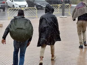 نشرة إنذارية حمراء تعلّق الدراسة بإقليم الصويرة نشرة إنذارية حمراء تعلّق الدراسة بإقليم الصويرة