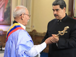 الديمقراطية وثرثرة التفاهة في زمن التواصل الاجتماعي