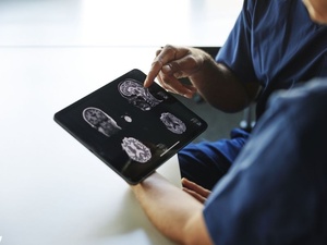 دراسة علمية تكشف علاقة غير متوقعة بين حجم الرأس وخطر الخرف دراسة علمية تكشف علاقة غير متوقعة بين حجم الرأس وخطر الخرف