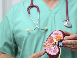 لماذا يعاني مرضى الكلى المتقدم من اضطرابات هضمية خطيرة؟