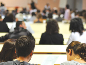 منح الماستر 2025–2026 : أولويات الاستحقاق الاجتماعي والعلمي تحكم التوزيع منح الماستر 2025–2026 : أولويات الاستحقاق الاجتماعي والعلمي تحكم التوزيع