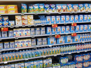 الإمارات: سحب طوعي لمنتجات حليب الأطفال من “نستله” احترازياً لحماية صحة المستهلكين الإمارات: سحب طوعي لمنتجات حليب الأطفال من “نستله” احترازياً لحماية صحة المستهلكين