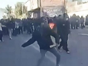 الاحتجاجات الإيرانية تتواصل في أسبوعها الثاني وسط انقطاع الاتصالات