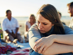 علاقاتنا المرهقة: 10 علامات خفية تكشف الرابط الذي يستهلك طاقتنا