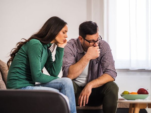 8 علامات تكشف تأثير القلق على علاقتك العاطفية