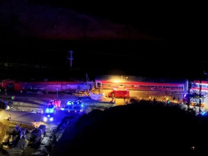 كارثة سككية تهز جنوب إسبانيا: 39 قتيلاً وعشرات الجرحى في تصادم قطارين فائقَي السرعة كارثة سككية تهز جنوب إسبانيا: 39 قتيلاً وعشرات الجرحى في تصادم قطارين فائقَي السرعة