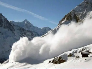 فقدان سائحين مغربيين ومرشد جبلي بعد انهيار ثلجي مفاجئ في توبقال فقدان سائحين مغربيين ومرشد جبلي بعد انهيار ثلجي مفاجئ في توبقال