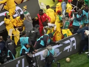 شغب جماهيري يهز نهائي كأس إفريقيا وكاف يفتح تحقيقًا رسميًا