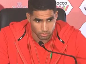 لاعبو المنتخب الوطني يجددون العهد على مواصلة التألق وإسعاد الجماهير المغربية