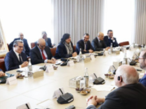 عزيز أخنوش يجري مباحثات بالرباط مع وفد من الكونغرس الأمريكي لتعزيز الشراكة الاستراتيجية بين البلدين