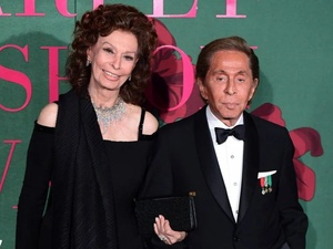 وفاة أسطورة الموضة العالمية فالنتينو غارافاني عن عمر 93 سنة وفاة أسطورة الموضة العالمية فالنتينو غارافاني عن عمر 93 سنة