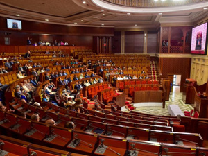 البرلمان يصادق على قانون إحداث الوكالات الجهوية للتعمير والإسكان لتعزيز الجهوية المتقدمة البرلمان يصادق على قانون إحداث الوكالات الجهوية للتعمير والإسكان لتعزيز الجهوية المتقدمة