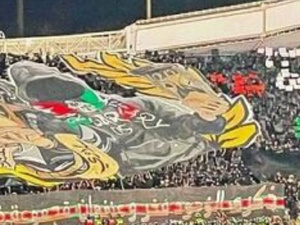 منع جماهير الجيش الملكي من التنقل إلى الجزائر يثير الجدل ويكشف استمرار التوظيف السياسي للرياضة منع جماهير الجيش الملكي من التنقل إلى الجزائر يثير الجدل ويكشف استمرار التوظيف السياسي للرياضة