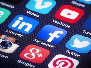 ضغط على بريطانيا لحماية الأطفال من شبكات التواصل ضغط على بريطانيا لحماية الأطفال من شبكات التواصل