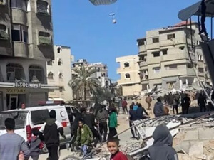 غارات إسرائيلية على غزة رغم وقف إطلاق النار وفتح مشروط لمعبر رفح غارات إسرائيلية على غزة رغم وقف إطلاق النار وفتح مشروط لمعبر رفح