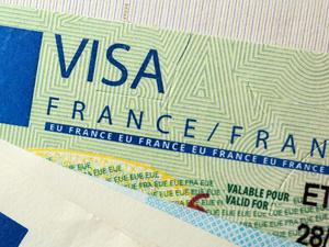 المغاربة ثاني أكثر الجنسيات استفادة من التأشيرات الفرنسية… أزيد من 300 ألف تأشيرة سنة 2025