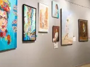 الفنان حسن منانة يكشف عن “جعل اليد مقروءة” في معرض فني بالدار البيضاء الفنان حسن منانة يكشف عن “جعل اليد مقروءة” في معرض فني بالدار البيضاء