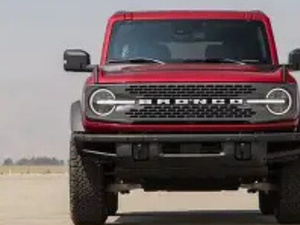 الجميح يقدم عرضًا مميزًا لسيارات الدفع الرباعي المعدلة للطرق الوعرة