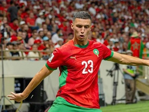 تصريحات غير موفقة تضع بلال الخنوس تحت ضغط الجماهير الإنجليزية