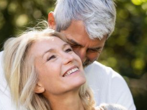 العمر والحب: متى يُعتبر الإنسان كبيرًا جدًا ليقع في الحب؟