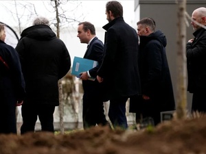 فرنسا: المعارضة اليمينية واليسارية تتحد ضد إجراءات تمرير الموازنة