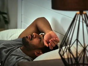 من الإرهاق إلى التلف العصبي: ماذا تفعل قلة النوم بالدماغ؟