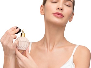 مكوّنات خفية في العطور قد تُشعل حساسية الجلد