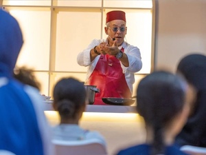 المطبخ المغربي يفقد أحد رموزه: وفاة الشاف كيمو المطبخ المغربي يفقد أحد رموزه: وفاة الشاف كيمو