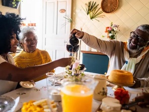 إفطارك تحت المجهر: كيف يؤثر توقيته على الكوليسترول وصحة القلب؟