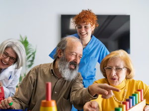 العلاج الوظيفي: فن استعادة الاستقلالية في الحياة اليومية العلاج الوظيفي: فن استعادة الاستقلالية في الحياة اليومية