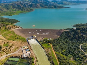 استقرار الوضع بسد وادي المخازن وتراجع تدريجي في مستوى الحقينة استقرار الوضع بسد وادي المخازن وتراجع تدريجي في مستوى الحقينة