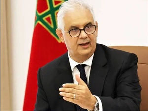 وزير التجهيز السيد نزار بركة يدعو إلى مراجعة معايير بناء الطرق لمواجهة التقلبات المناخية وزير التجهيز السيد نزار بركة يدعو إلى مراجعة معايير بناء الطرق لمواجهة التقلبات المناخية