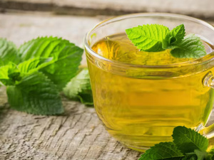فوائد الشاي الأخضر بالنعناع: صحة ومتعة في كوب واحد