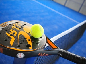 30 فريقاً يتنافسون في أول موعد دولي للبادل بأكادير