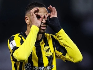 يوسف النصيري يتألق مع اتحاد جدة بعد انتقاله الشتوي