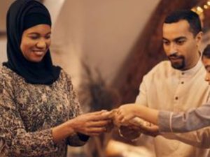 تأثير شهر رمضان على الحياة اليومية: العمل والدراسة والأسرة تأثير شهر رمضان على الحياة اليومية: العمل والدراسة والأسرة