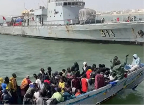 اعتراض زورق للهجرة بسواحل الداخلة: البحرية الملكية توقف 189 مرشحاً للهجرة غير النظامية
