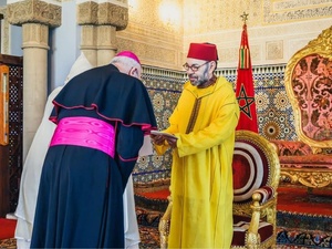 صاحب الجلالة الملك محمد السادس يستقبل سفراء جدداً بالقصر الملكي بالرباط صاحب الجلالة الملك محمد السادس يستقبل سفراء جدداً بالقصر الملكي بالرباط