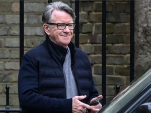 قضية إبستين تمتد إلى لندن.. تحقيق رسمي مع أحد أبرز وجوه حزب العمال قضية إبستين تمتد إلى لندن.. تحقيق رسمي مع أحد أبرز وجوه حزب العمال