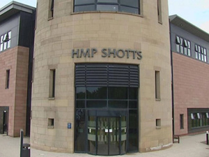 إفراج إنساني في إسكتلندا: سجين مصاب بورم في الدماغ لا يزال على قيد الحياة بعد عقد من الزمن