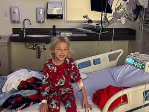 طفلة أمريكية في حالة حرجة بعد حقن نفسها بدواء لإنقاص الوزن… وتحذيرات من مخاطر تخزين الأدوية في المنازل طفلة أمريكية في حالة حرجة بعد حقن نفسها بدواء لإنقاص الوزن… وتحذيرات من مخاطر تخزين الأدوية في المنازل