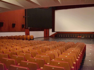 ركود موسمي في دور السينما المغربية… إعادة برمجة أفلام سابقة لإنعاش العروض ركود موسمي في دور السينما المغربية… إعادة برمجة أفلام سابقة لإنعاش العروض