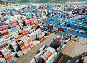 ارتفاع العجز التجاري: تحديات هيكلية تستدعي مراجعة استراتيجية للتجارة الخارجية