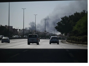 دخان داخل السفارة الأمريكية في الكويت بعد هجوم… تحذيرات أمنية وقلق إقليمي دخان داخل السفارة الأمريكية في الكويت بعد هجوم… تحذيرات أمنية وقلق إقليمي